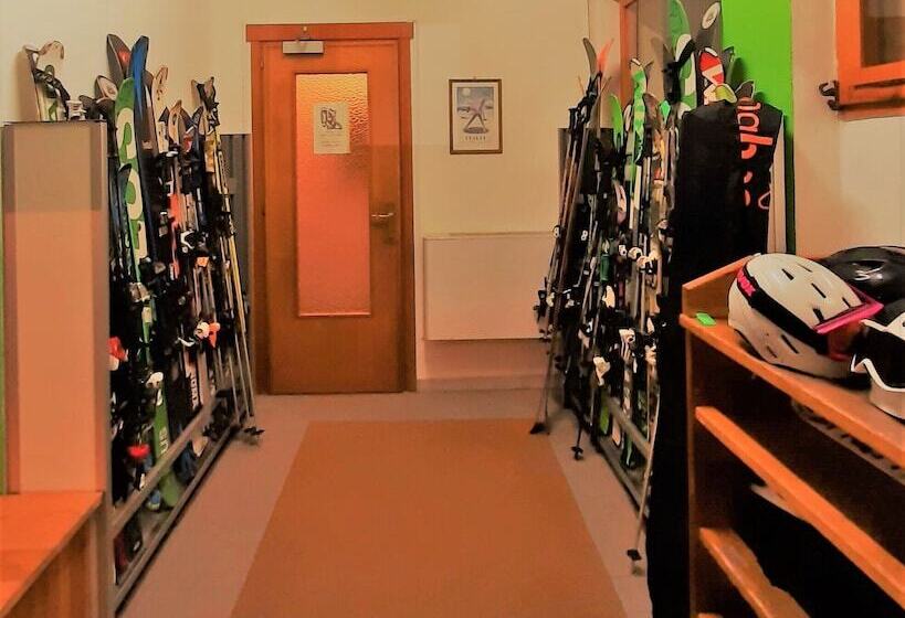 هتل Crampon