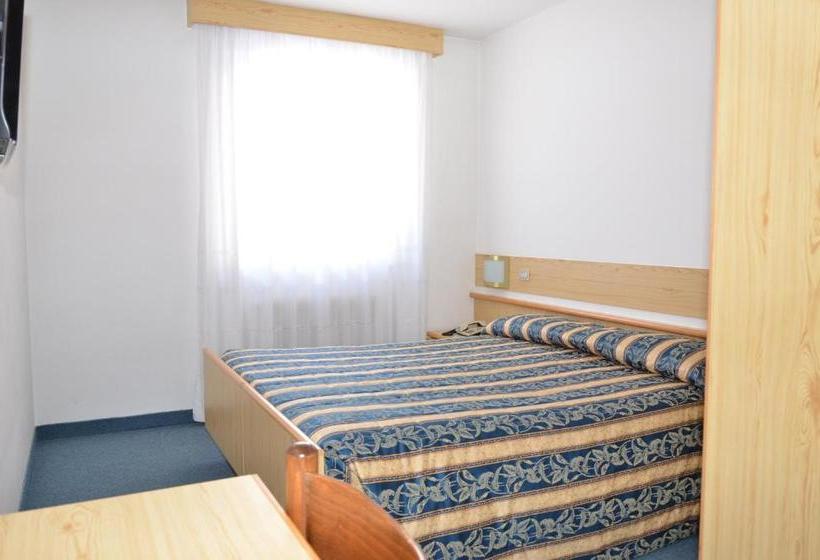 בית מלון כפרי Debra Park