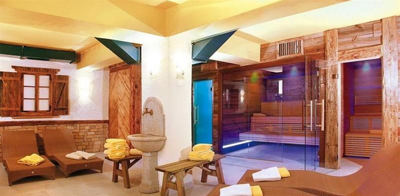 هتل Dolomiti Schloss