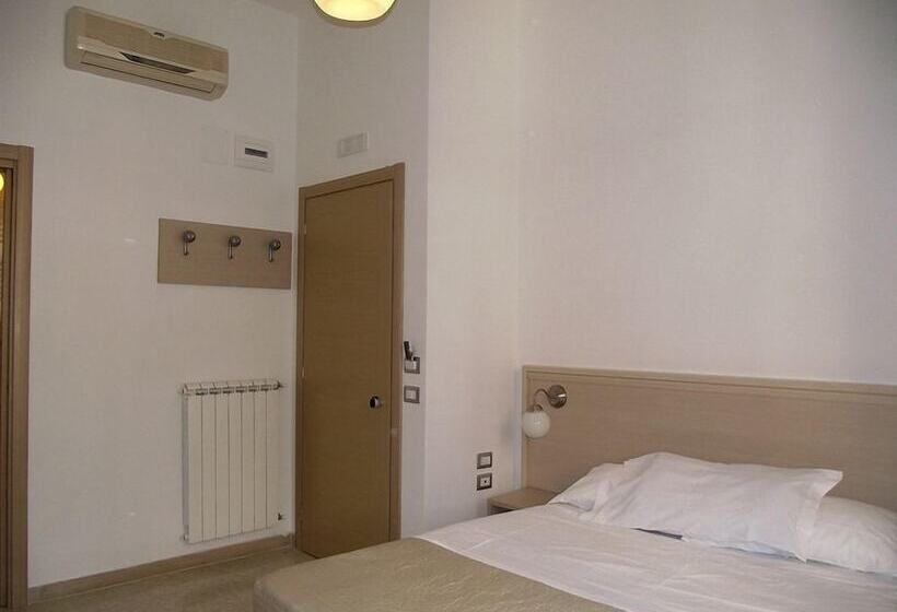 Fotos del hotel Elide:  8
