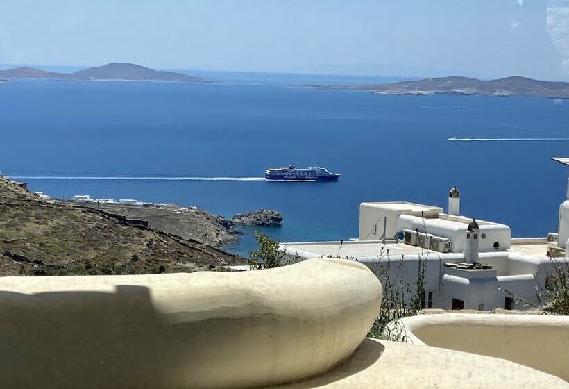 هتل Flaskos Suites And More