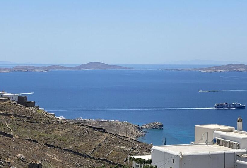 هتل Flaskos Suites And More