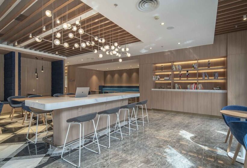 هتل Holiday Inn Express Shanghai Jinqiao Central, An Ihg