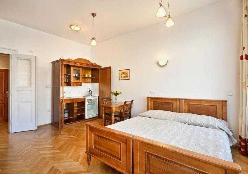 Fotos del hotel Lesser Town:  7