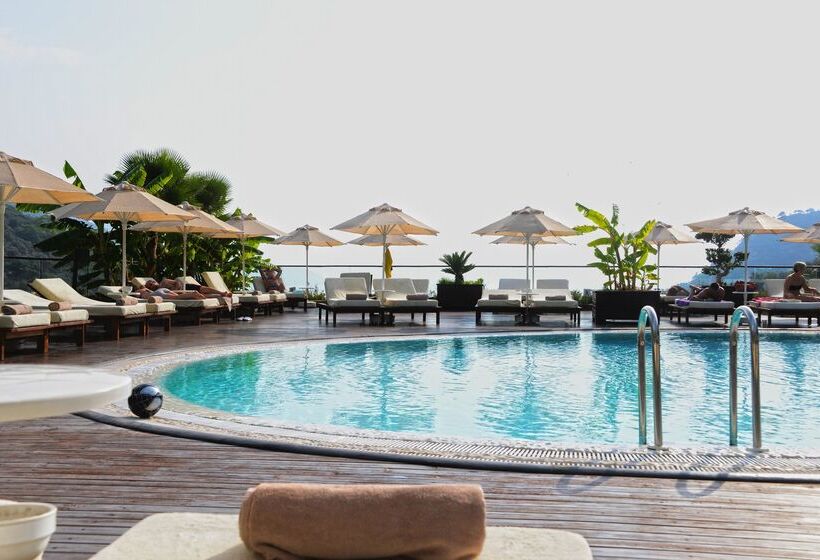 هتل Manaspark Deluxe