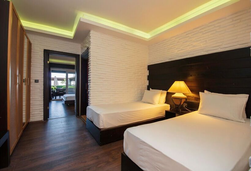 هتل Manaspark Deluxe