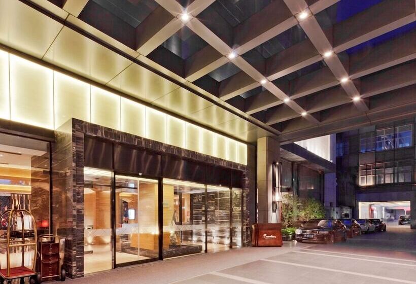 בית מלון כפרי Pullman Shanghai Jing An