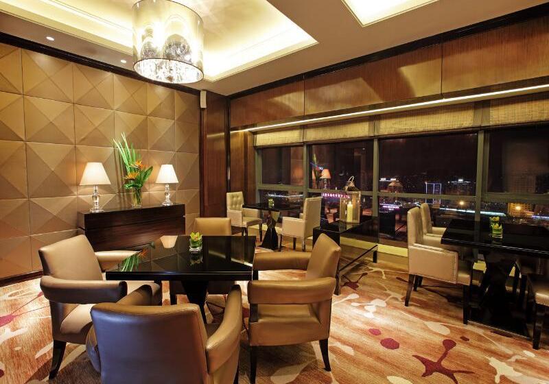 בית מלון כפרי Pullman Shanghai Jing An