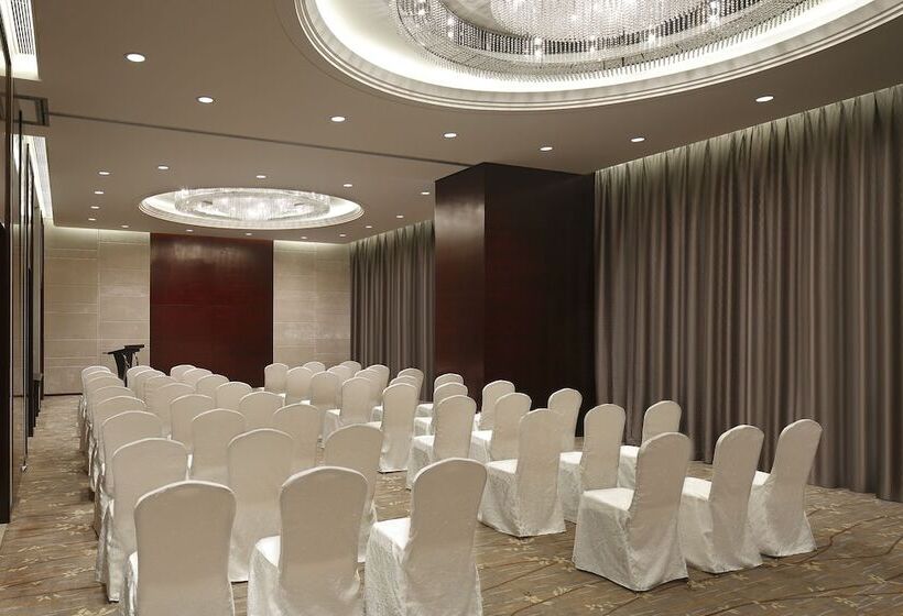 The Qube Hotel Shanghai  Close To Pudong International Airport And Disney Land