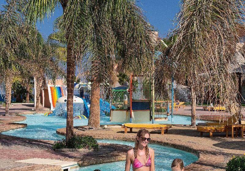 فندق Three Corners Sea Beach Resort