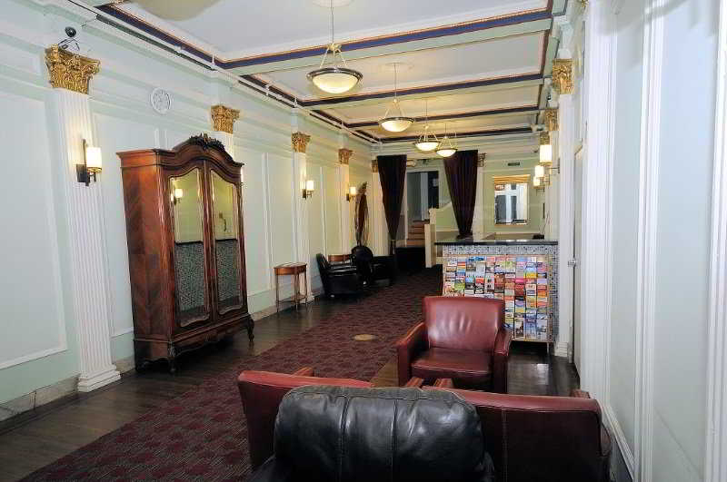 Отель Vantaggio Suites Garland
