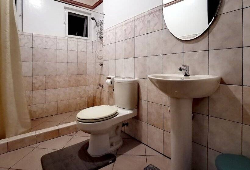 بنسيون Den Den Guesthouse