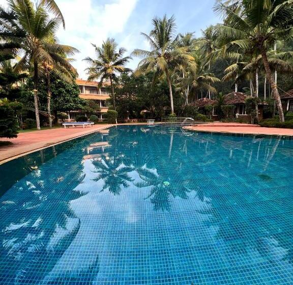 هتل Abad Harmonia Ayurvedic Beach Resort