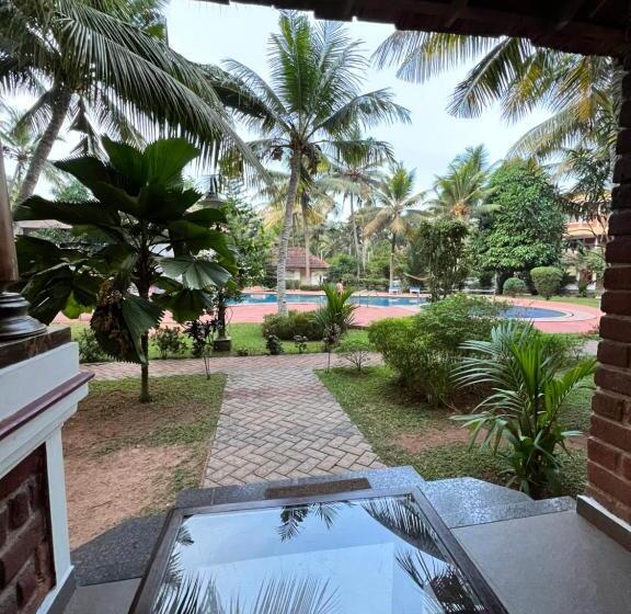هتل Abad Harmonia Ayurvedic Beach Resort