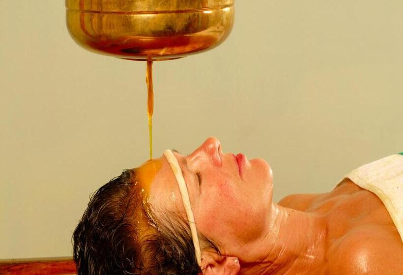هتل Abad Harmonia Ayurvedic Beach Resort