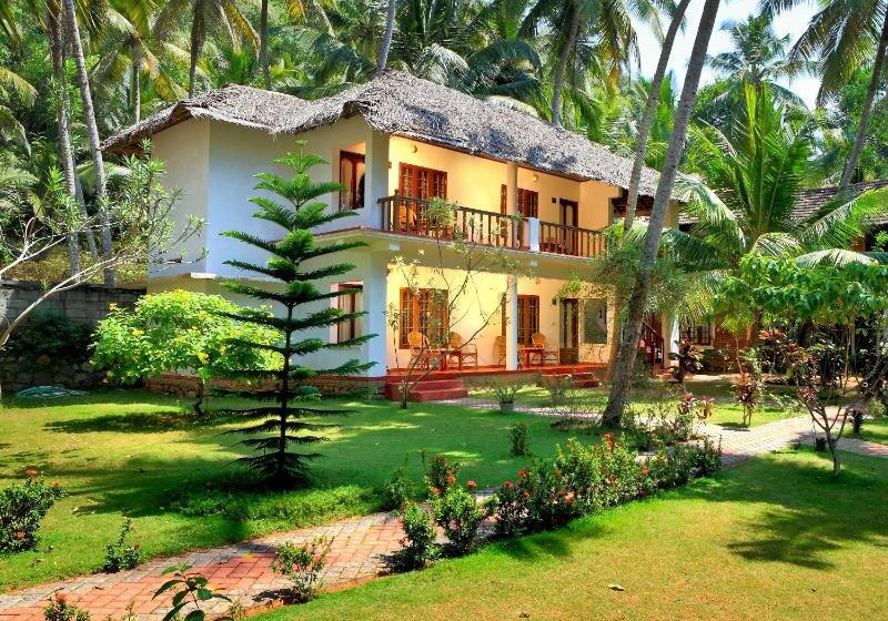 هتل Abad Harmonia Ayurvedic Beach Resort