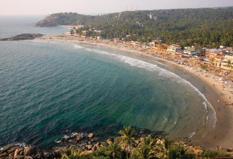 هتل Abad Harmonia Ayurvedic Beach Resort