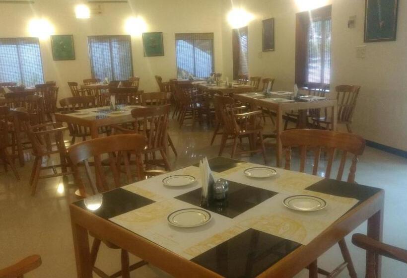 هتل Abad Harmonia Ayurvedic Beach Resort