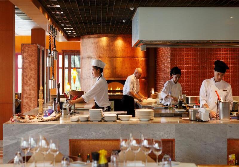 هتل Centara Grand Beach Resort Phuket   Sha Plus