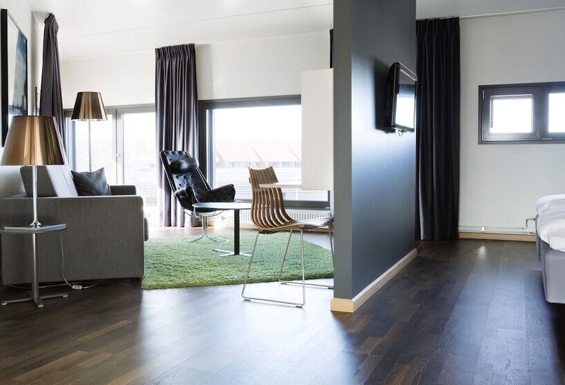 Comfort Hotel Runway