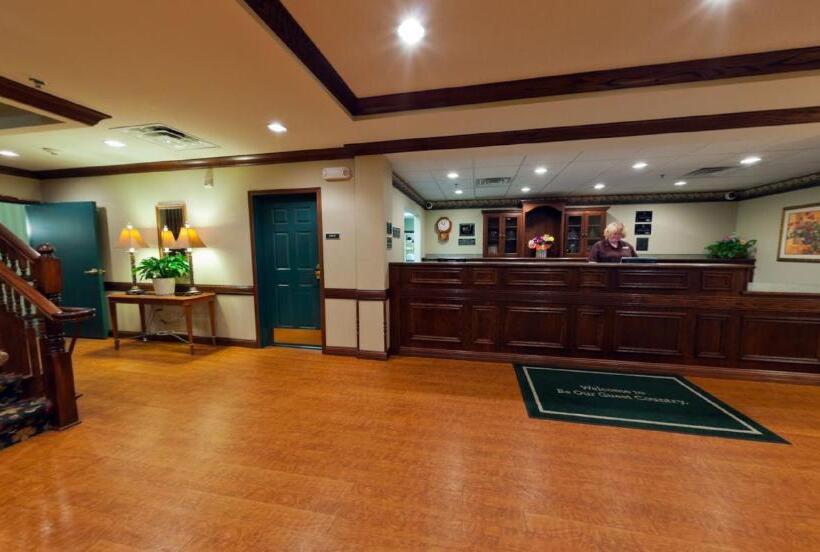 هتل Country Inn & Suites By Radisson, St. Cloud East, Mn