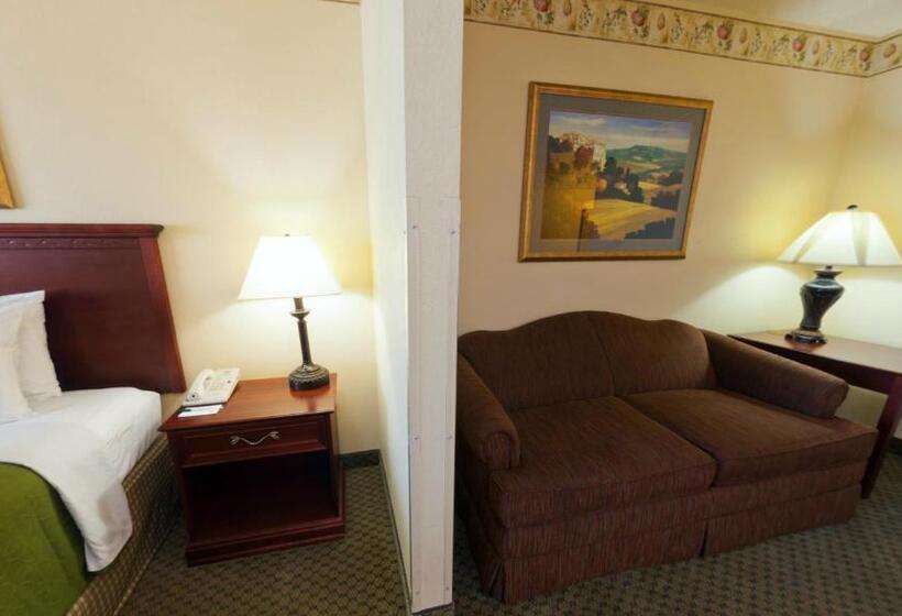 هتل Country Inn & Suites By Radisson, St. Cloud East, Mn