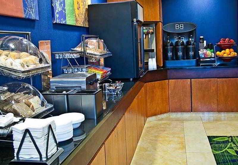 هتل Fairfield Inn & Suites Tampa Fairgrounds/casino