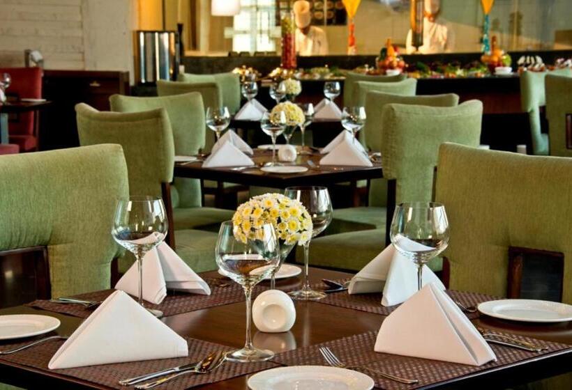 هتل Golden Tulip Lucknow