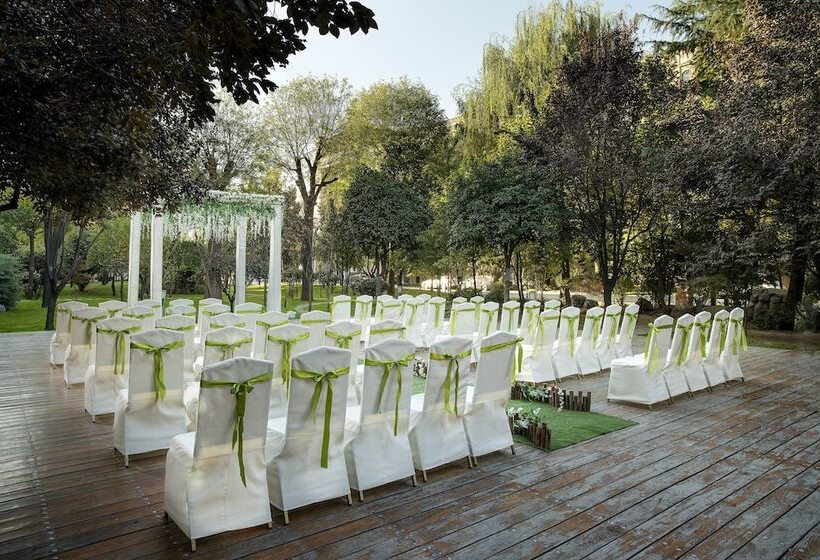 هتل Grand Mercure Xian On Renmin Square