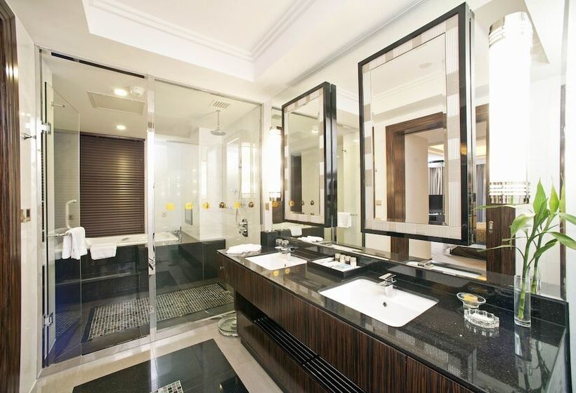 هتل Grand Soluxe Zhongyou