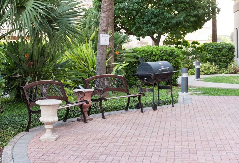 هتل Hilton Garden Inn Mcallen Airport