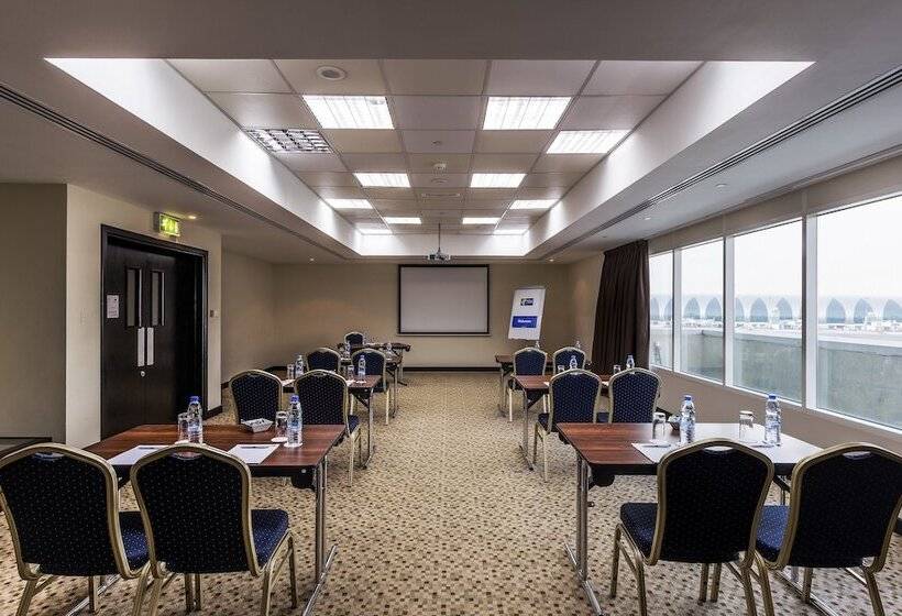 Fotos del hotel Holiday Inn Express Dubai Airport, An Ihg:  13