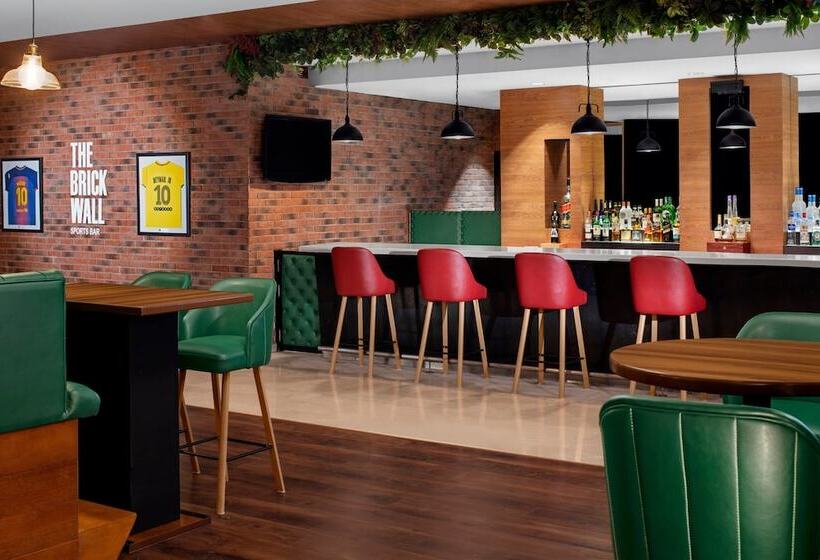 Fotos del hotel Holiday Inn Express Dubai Airport, An Ihg:  16