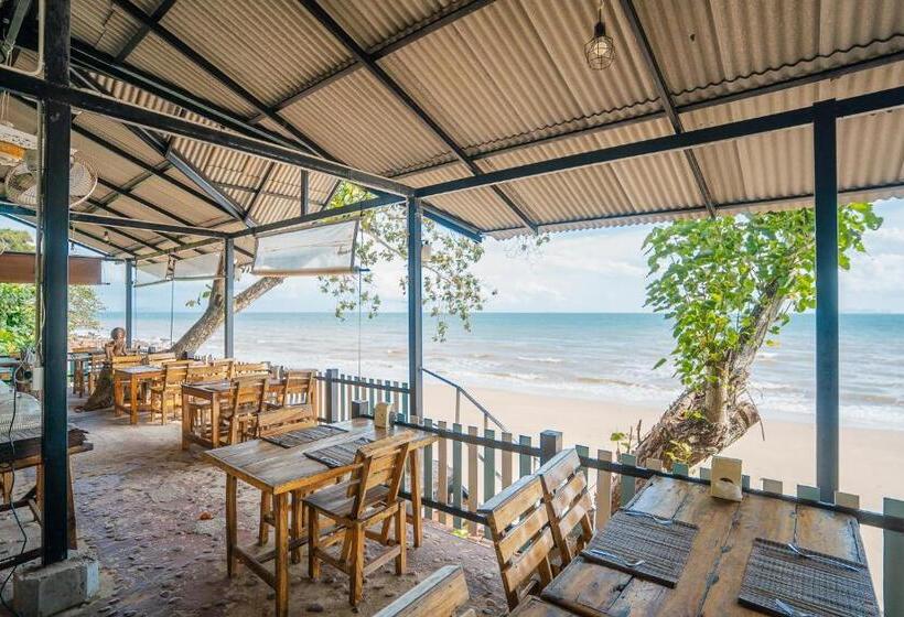 Отель Koh Jum Resort