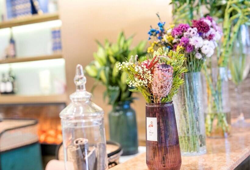 Отель Mercure Beijing Chang An West