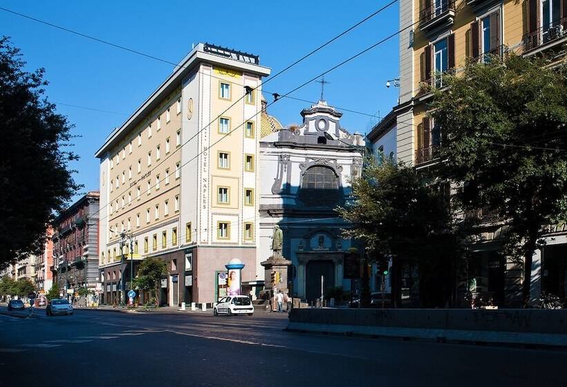 هتل Naples