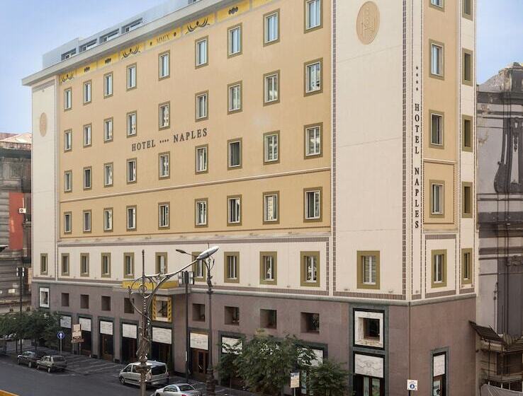 هتل Naples