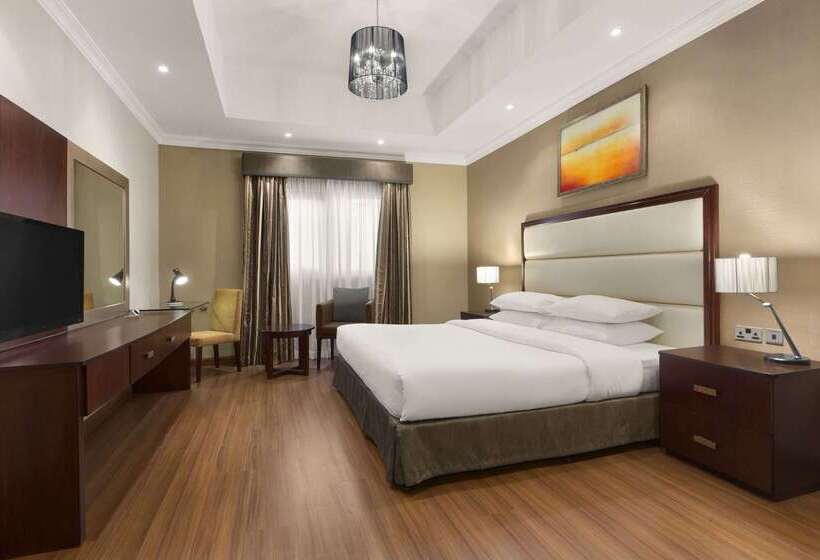 هتل Ramada  & Suites By Wyndham Ajman