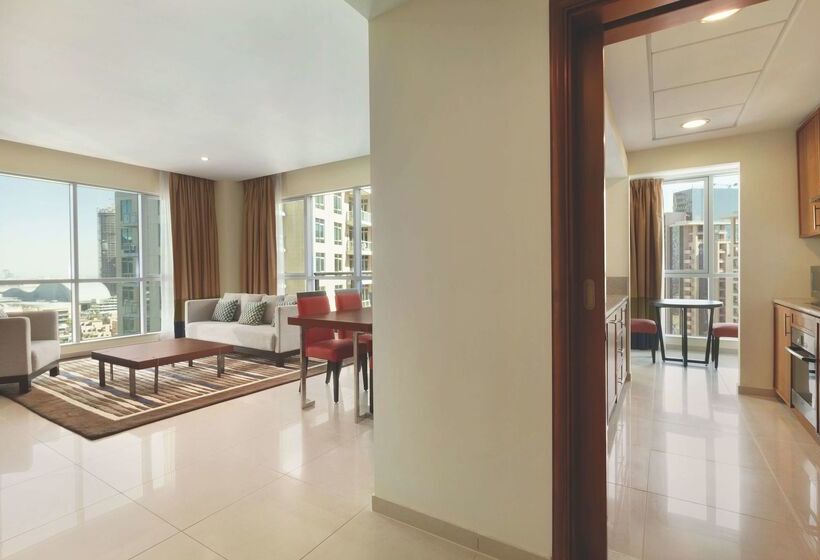 فندق Ramada By Wyndham Downtown Dubai