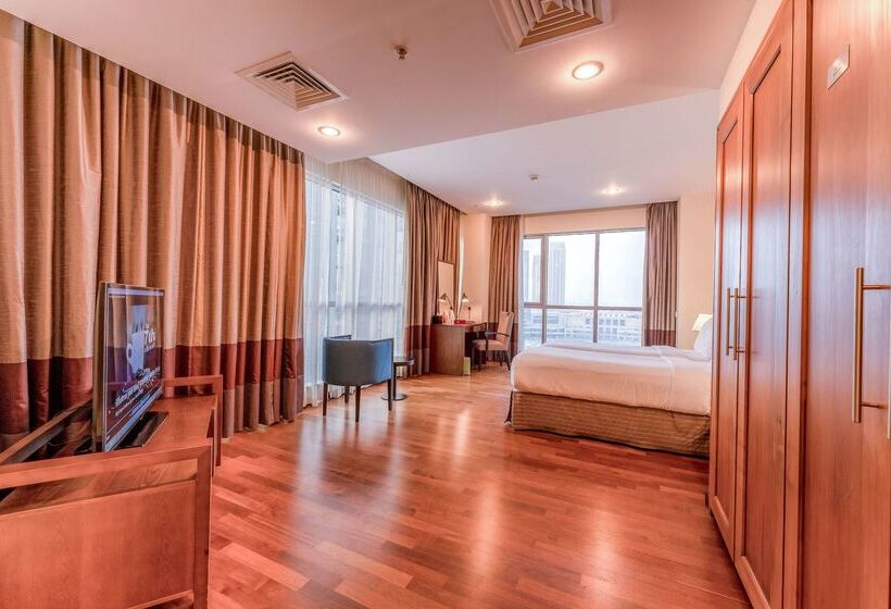 فندق Ramada By Wyndham Downtown Dubai