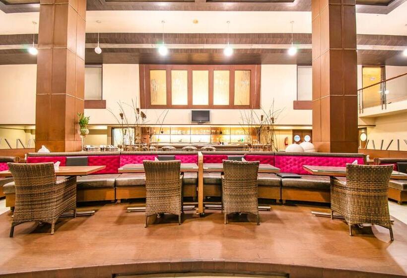 בית מלון כפרי Sadanand Regency