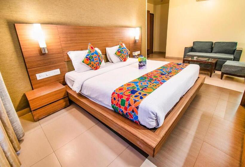 בית מלון כפרי Sadanand Regency