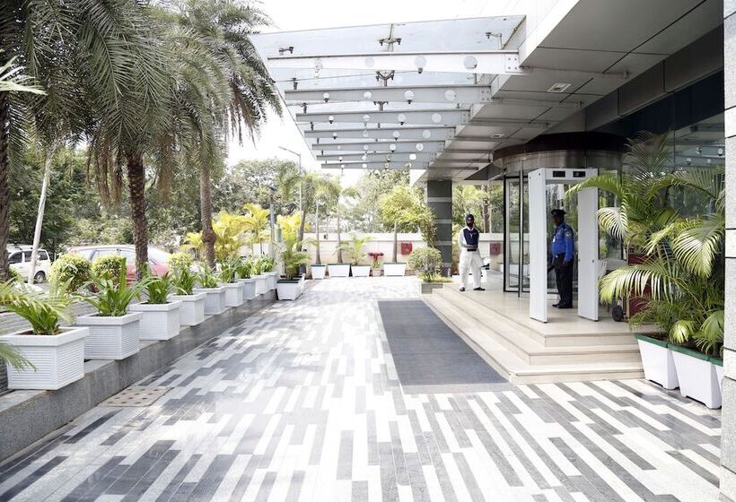هتل Yogi Midtown