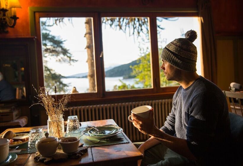 پانسیون Los Juncos Patagonian Lake House