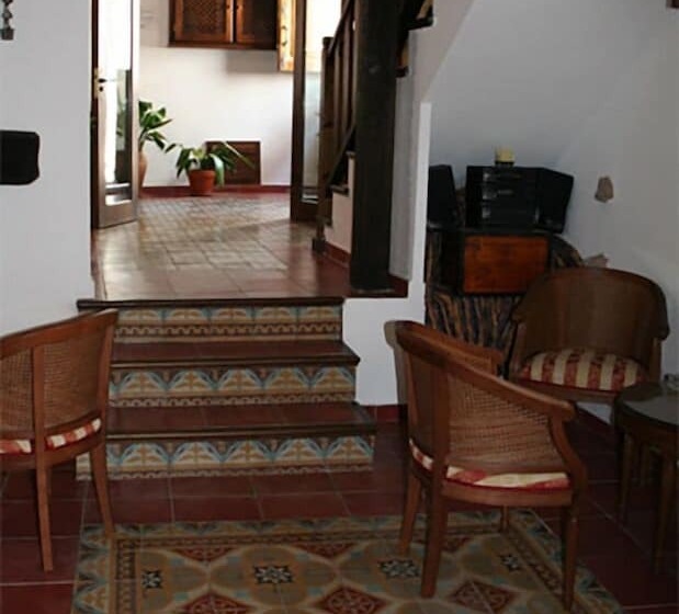 Apartamentos Víctor Chamorro Del Arco