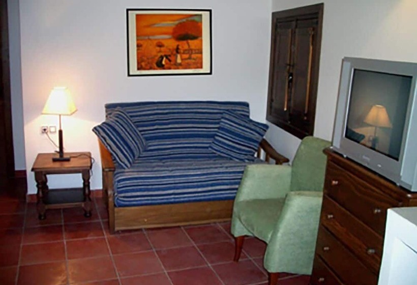 Apartamentos Víctor Chamorro Del Arco