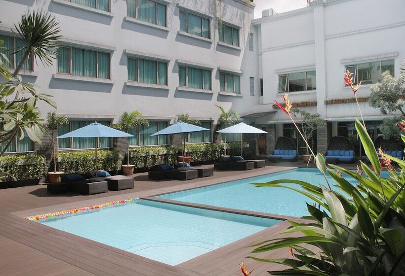 Aston Tropicana Hotel Bandung