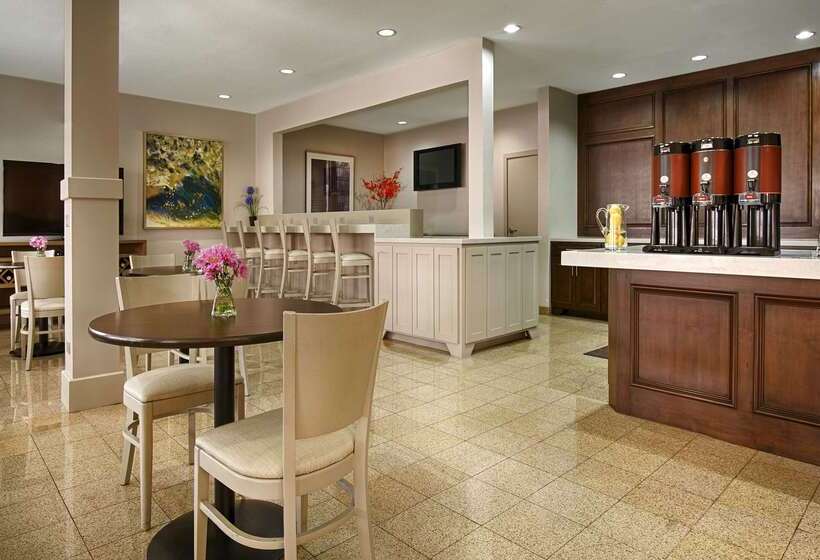 هتل Best Western Plus Downtown Inn & Suites