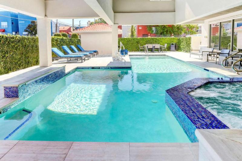 هتل Best Western Plus Downtown Inn & Suites
