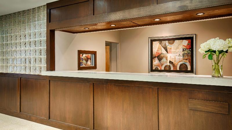 هتل Best Western Plus Downtown Inn & Suites